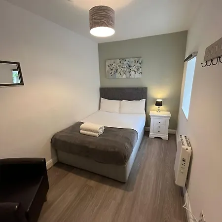 6 Eyre Square Lane *