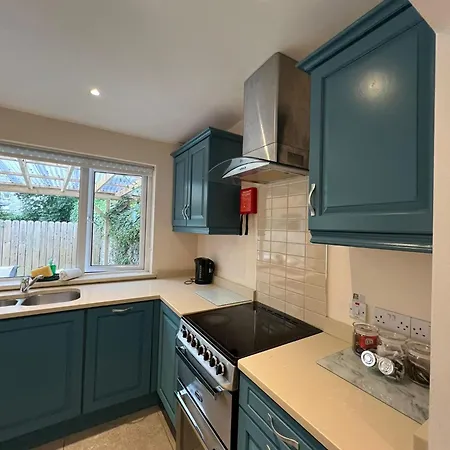 Apartment 6 Eyre Square Lane *