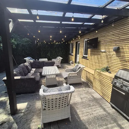 6 Eyre Square Lane *