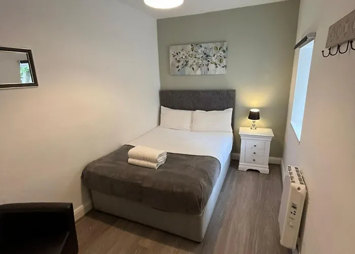 6 Eyre Square Lane *