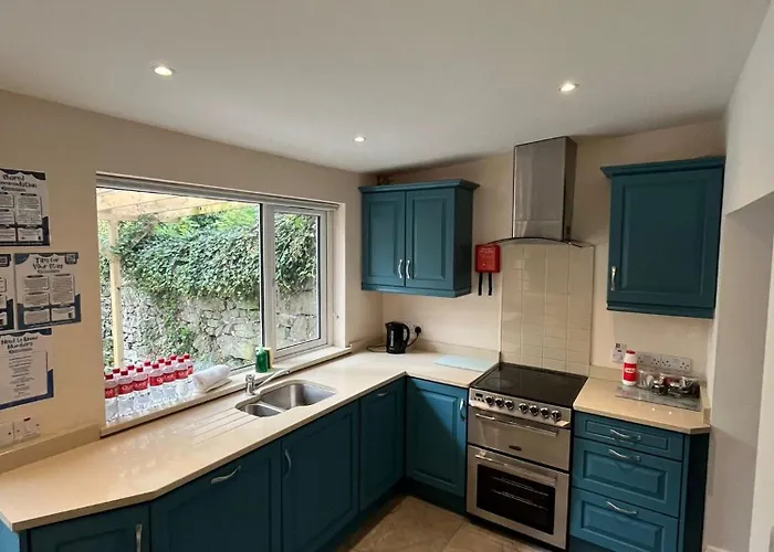 6 Eyre Square Lane * Galway