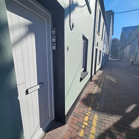 6 Eyre Square Lane Apartament *